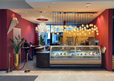 Giovanni L. – Eiscafé – Center Ladengeschäft
